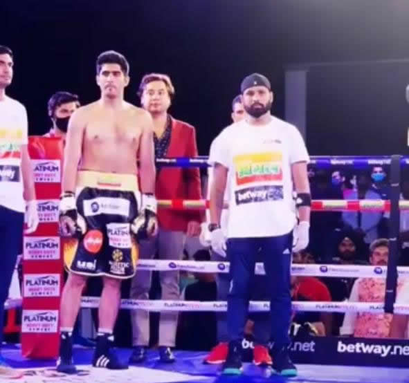 Roshan Nathanial in international professional boxing