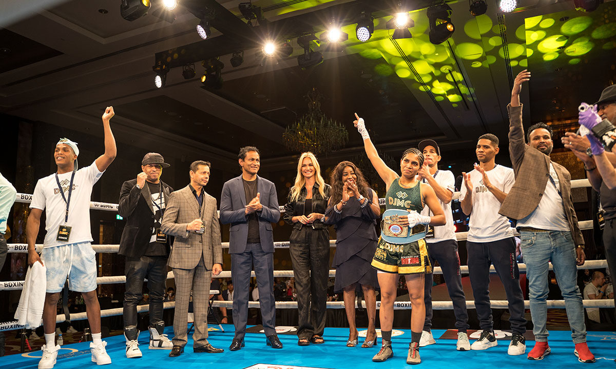 Roshan Nathanial coaching young boxing participants in Australia